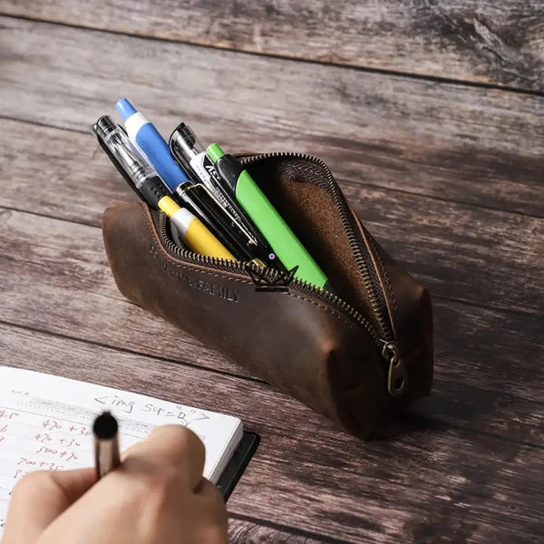 Small customizable leather zippered pencil case — MINE Traveler – 8/13