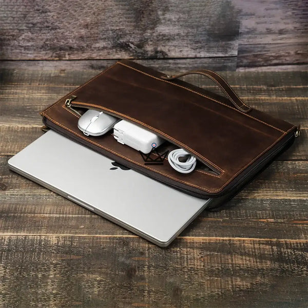 Customizable leather sleeve for 13" and 14" MacBook — TRAVERSÉE Traveler – 10/15
