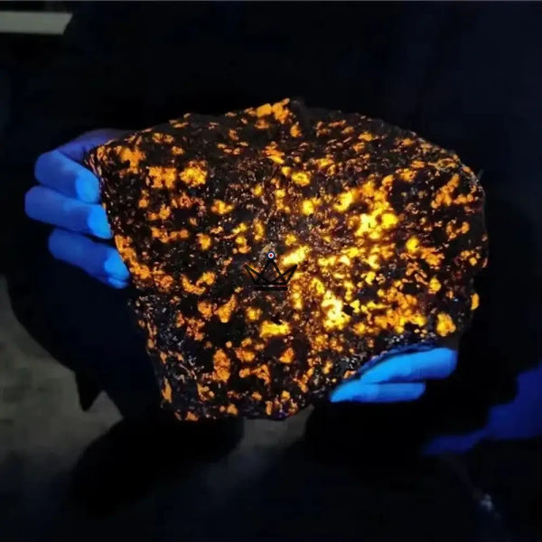 Raw fluorescent Yooperlite, stone that glows under UV light — FIREFLY – 7/8