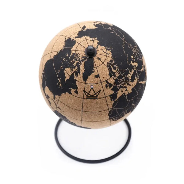 Cork globe with pins on a metal stand, 14.5 cm world map — PÉRIPLE – 2/9