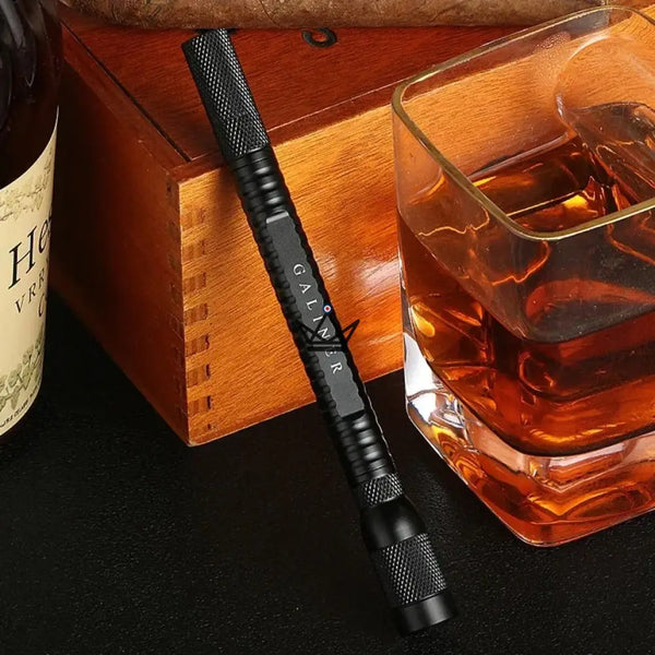 Poinçon et Aiguille à cigare - Draw - - Coupe Cigare Out - Cadeau, Noël, Anniversaire, Original - Atelier Atypique