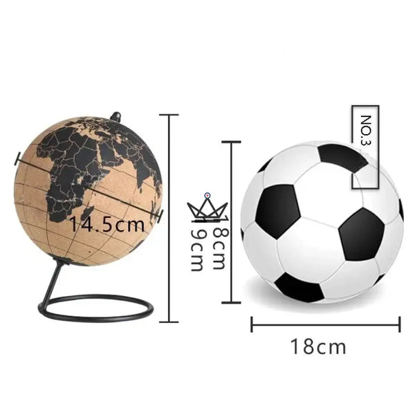 Globe terrestre en liège à punaiser sur pied métal, mappemonde 14,5 cm - PÉRIPLE - ["maj-desc","maj-filtre","Objets Scientifiques"] - Objets Scientifiques - Cadeau, Noël, Anniversaire, Original, Fête des pères, fête des mères - Atelier Atypique