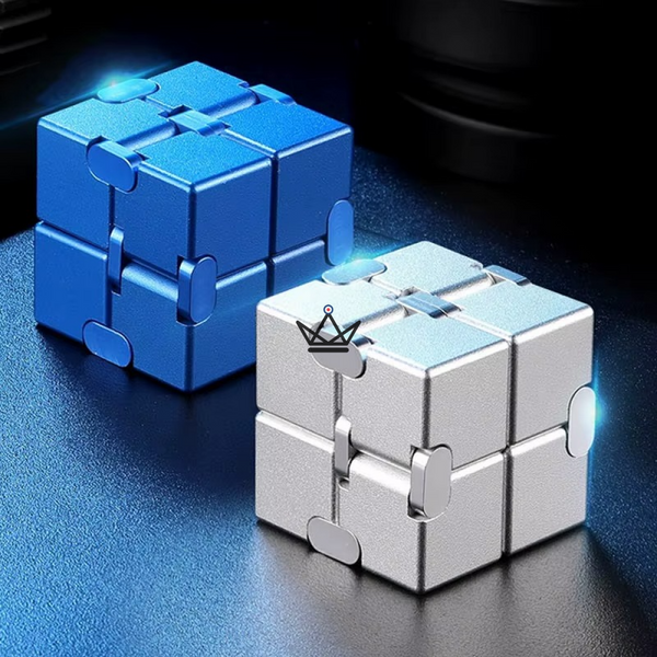 Anti-stress metal infinity cube for desk - SPIRA