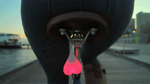 Bikes Balls — lumière LED vélo silicone | 3 modes, waterproof, vu sur C8 - [] - Lampe pour vélo - Cadeau, Noël, Anniversaire, Original, Fête des pères, fête des mères - Atelier Atypique