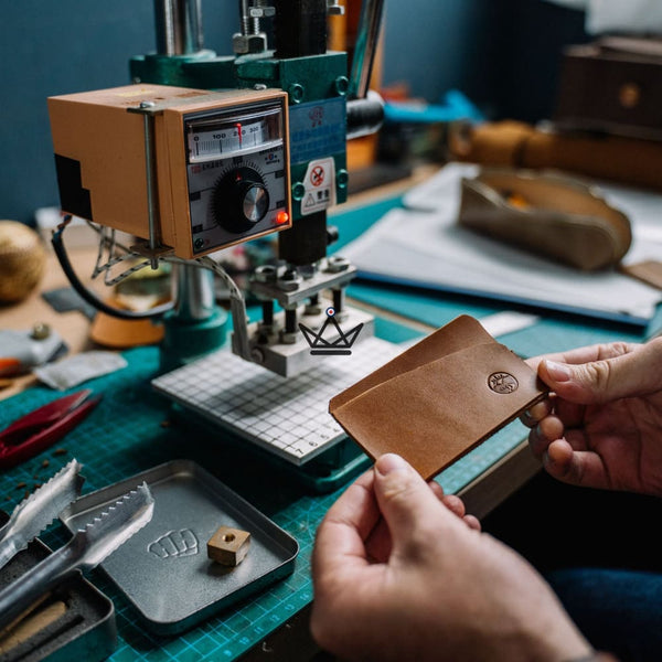 Customization by Logo in Laser Engraving – Voyageur Collection