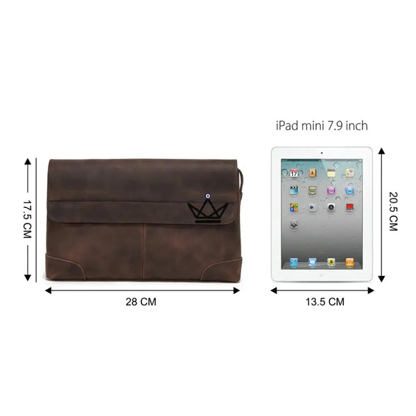 Personalizable leather iPad mini organizer sleeve with hand strap — Voyageur MANUSCRIT – 8/10
